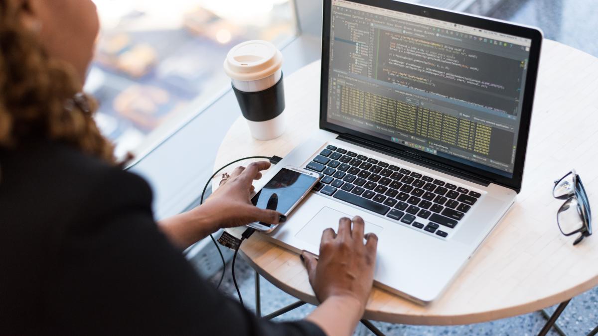 ey_consultanta_pxl_71681000