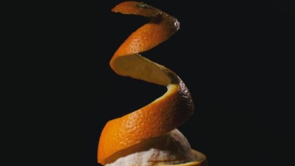 nu-mai-arunca-cojile-de-portocala--pune-le-in-punga-cu-faina-si-vei-scapa-de-o-problema_03733900