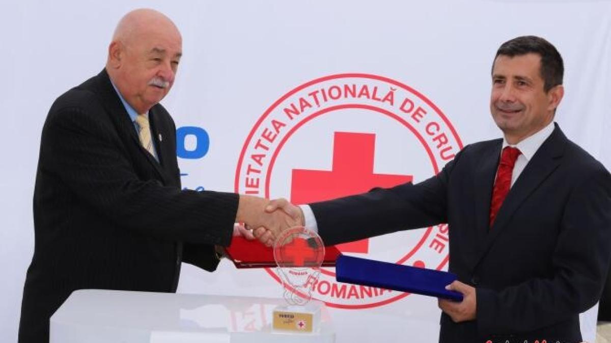 iveco-doneaza-crucii-rosii-3-vehicule_24521500