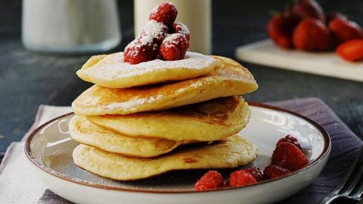 ti-e-pofta-de-ceva-dulce--dar-nu-ai-oua--unt-si-lapte-in-frigider--nimic-mai-simplu---fa-un-tort-din-clatite_15629600