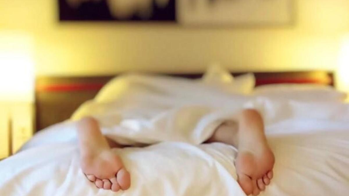 ai-curatat-vreodata-salteaua-patului--daca-nu--este-timpul-sa-o-faci---ai-nevoie-de-cateva-produse_73488400