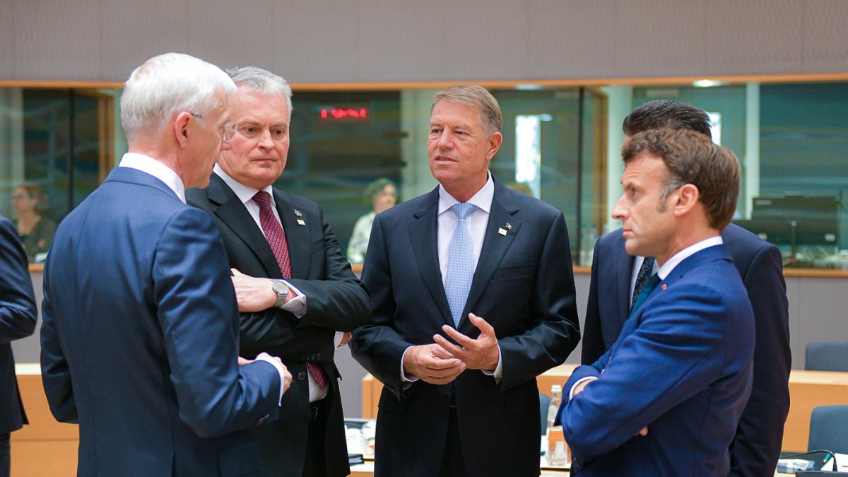 klaus-iohannis-primeste-premiul-european-carol-al-4-lea_95145000