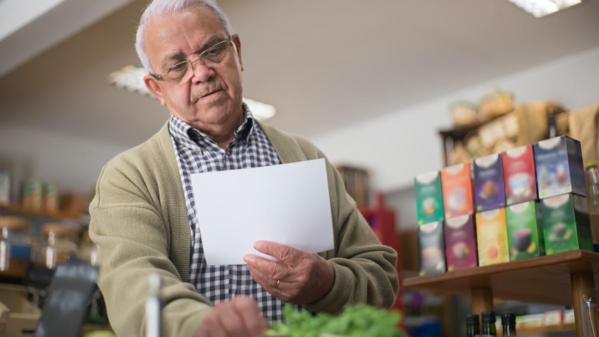 cand-vor-fi-distribuite-voucherele-sociale--cum-justifica-ministrul-bolos-intarzierea-trebuie-sa-mai-avem-putina-rabdare_46104000