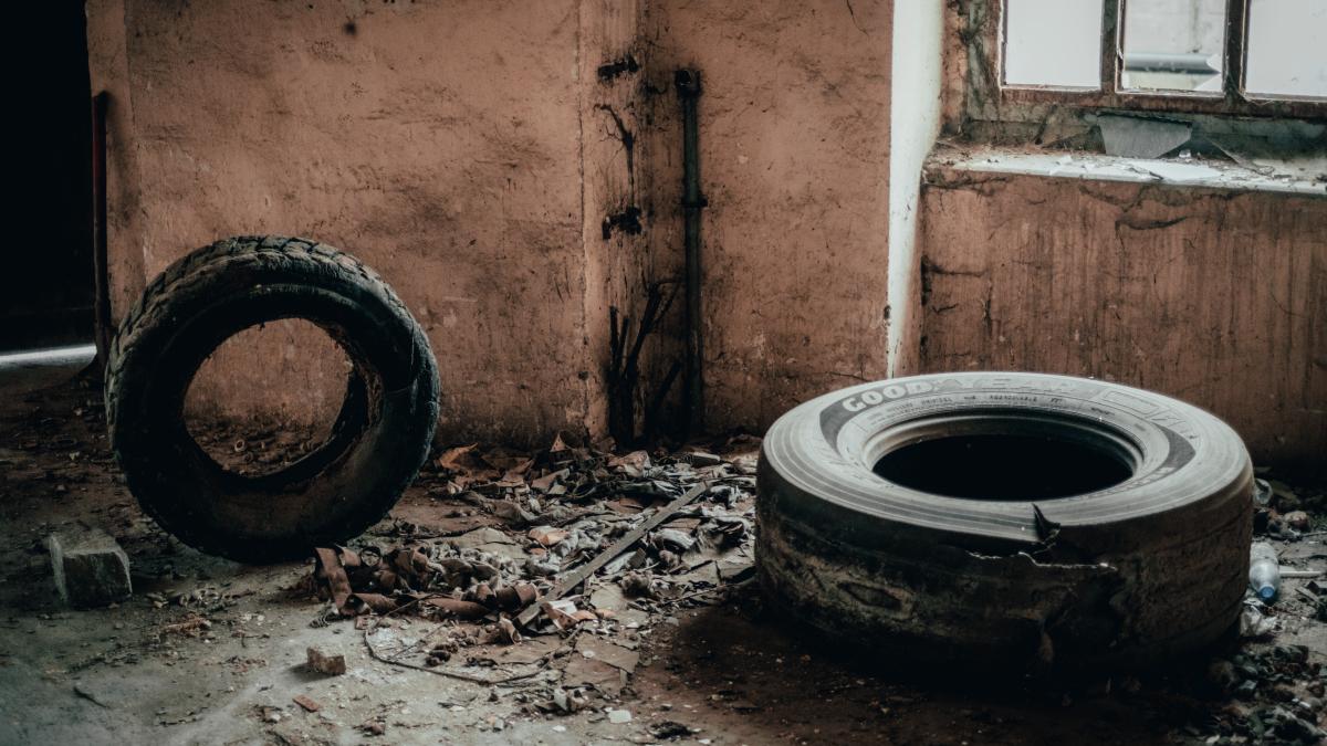 peste-16-tone-de-deseuri-din-cauciuc--oprite-la-intrarea-in-tara_49151900