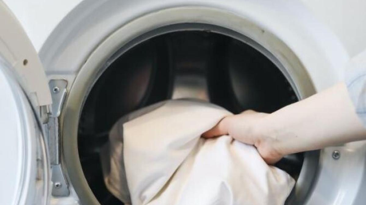curata-masina-de-spalat-rufe-cu-un-remediu-natural---uita-de-otet-si-bicarbonat-de-sodiu--care-o-pot-distruge_22144600