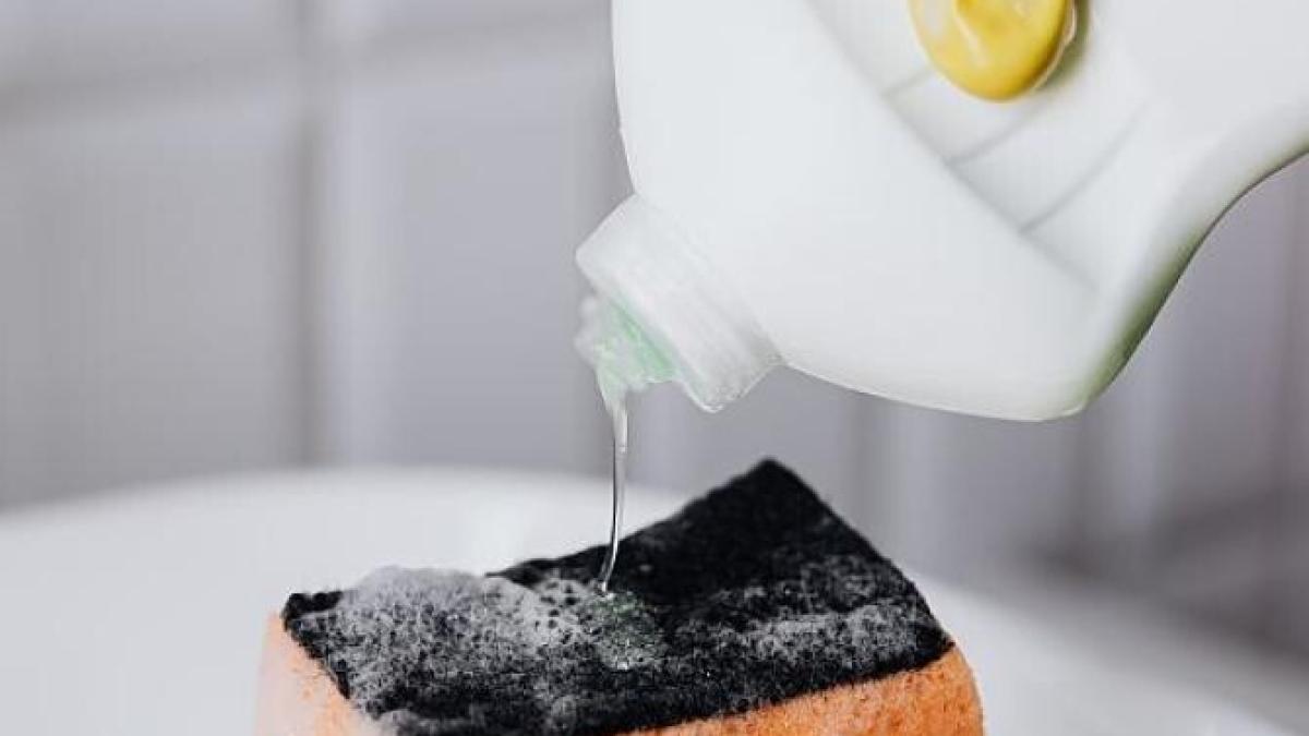 prepara--in-casa--detergent-de-vase-din-cateva-produse-naturale---cestile-si-farfuriile-vor-straluci-de-curatenie_06696900