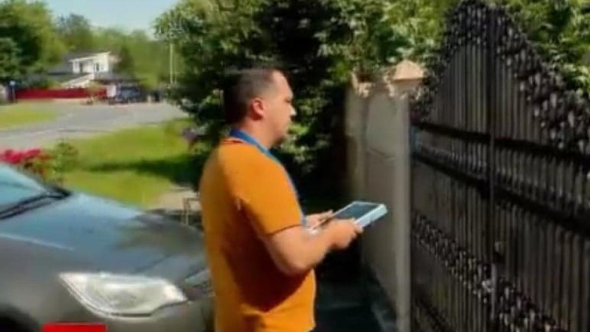 recenzor-ce-se-intampla-daca-nu-esti-acasa_68802200