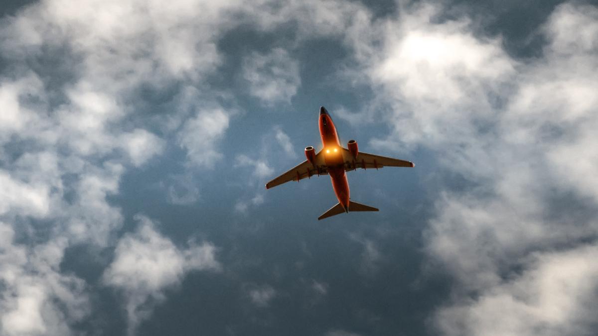 mapn-precizari-despre-avionul-care-a-intrat-in-romania_58348300