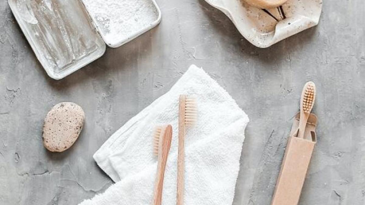 cum-sa-faci-o-pasta-de-dinti-naturala-si-ecologica----3-retete-de-rapide-si-super-eficiente_21974200