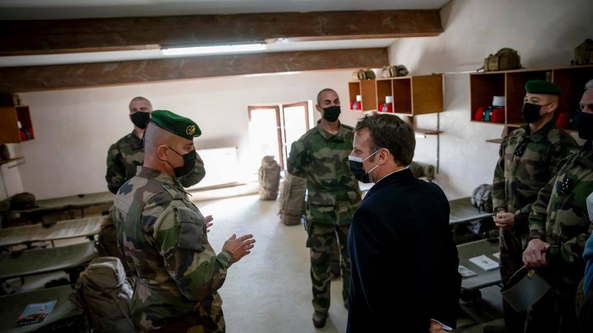 macron-arme-franta_79945700