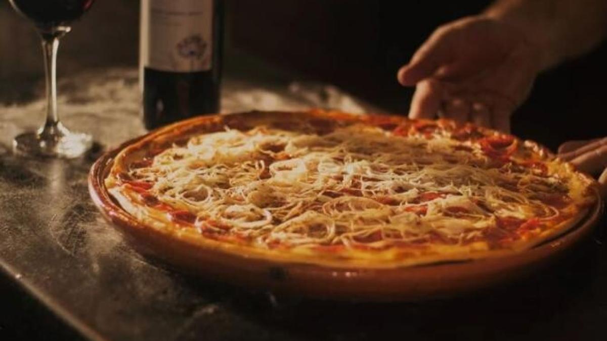 pizza-din-spaghete---crocanta-la-exterior-si-moale-la-interior_28844800
