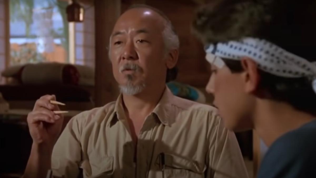 pat-morita-in-karate-kid_30016900