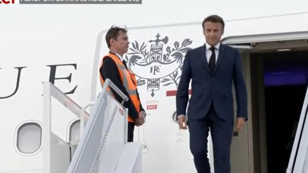 emmanuel-macron-a-ajuns-in-romania--primele-imagini-cu-presedintele-frantei_45508600