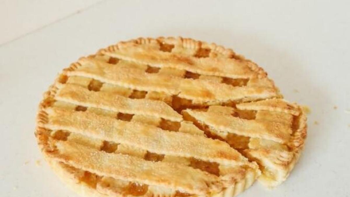 tarta-cu-lamaie--fara-faina---un-desert-cu-o-aroma-delicata-si-o-textura-moale-si-umeda_40797500