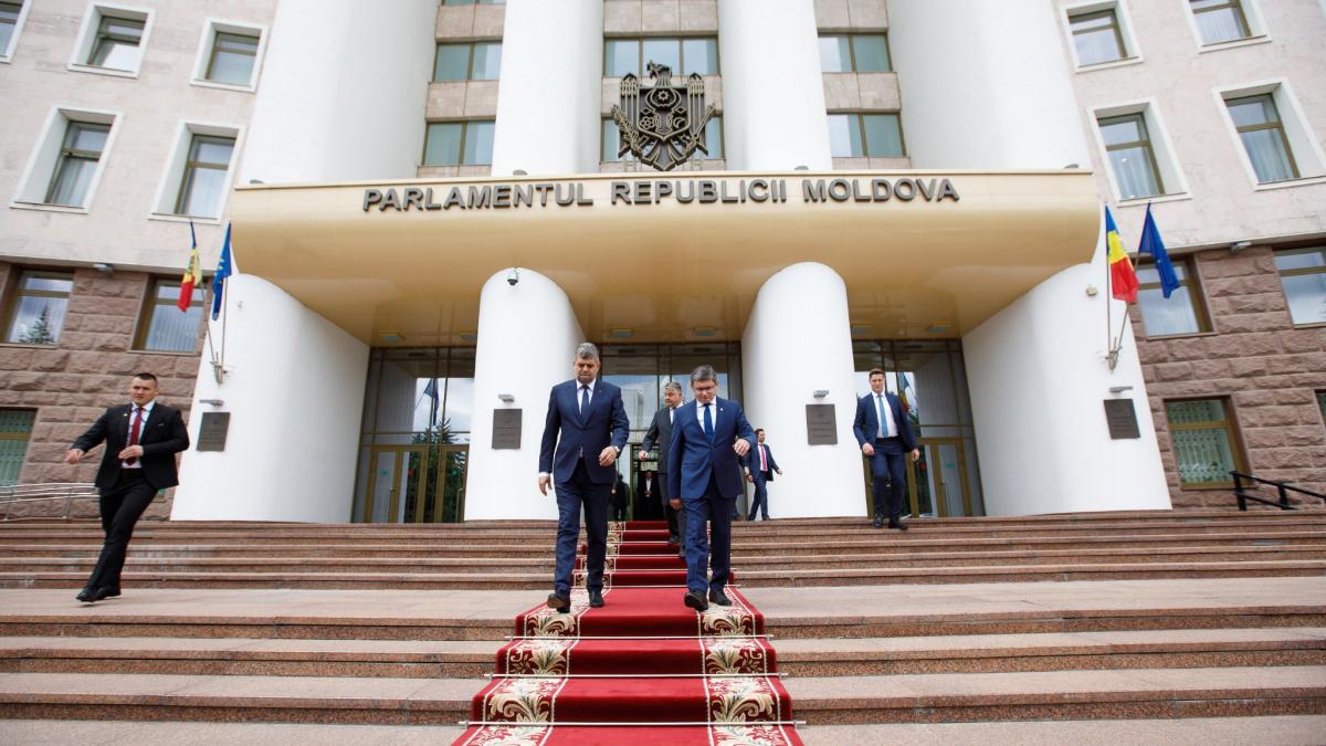 comunistii-si-socialistii-vor-boicota-sedinta-comuna-a-parlamentelor-romaniei-si-republicii-moldova_49727700