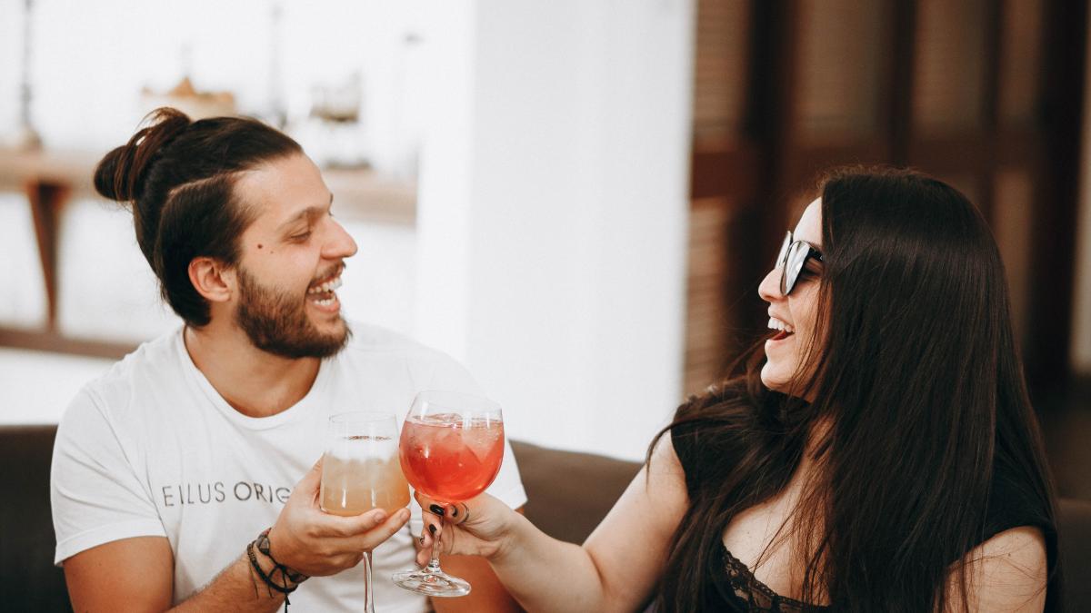 spune-mi-ce-zodie-esti-ca-sa-iti-spun-cum-iesi-la-agatat--cine-este-maestru-al-flirtului-si-cine-se-indragosteste-imediat_86546500