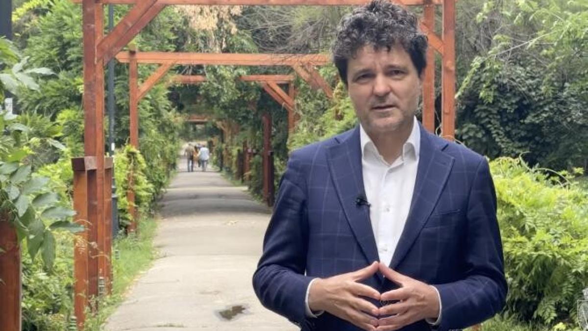 nicusor_dan_cismigiu_77960200