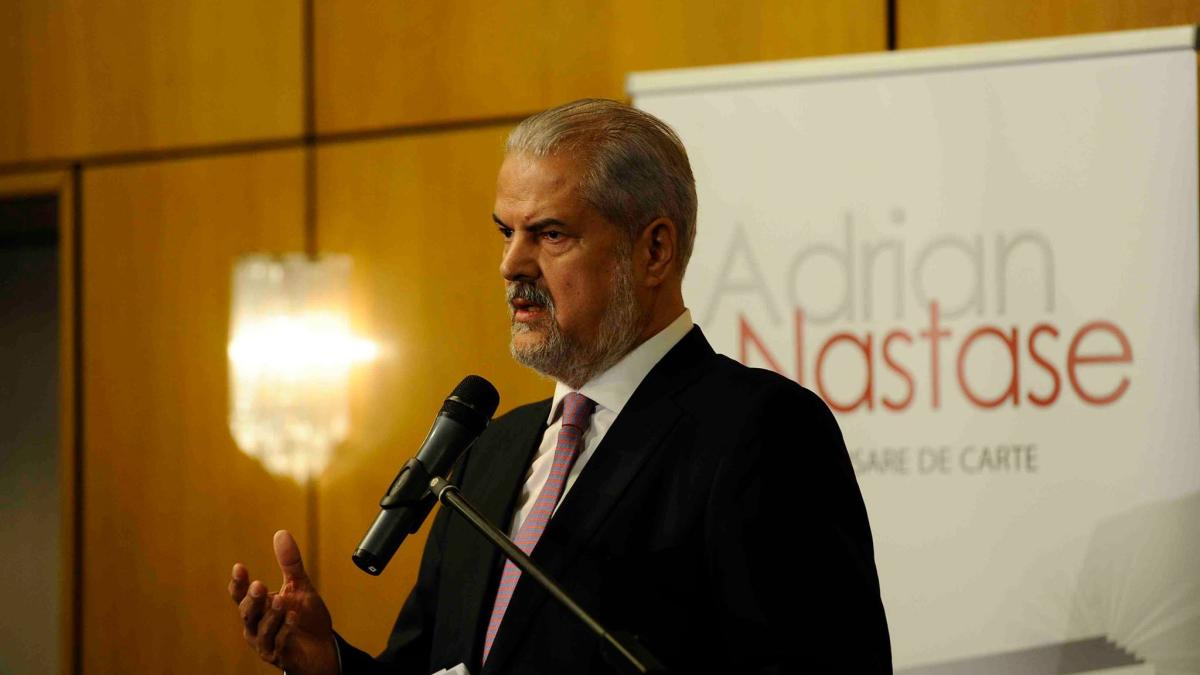 adrian_nastase_rusia_fb_10697400