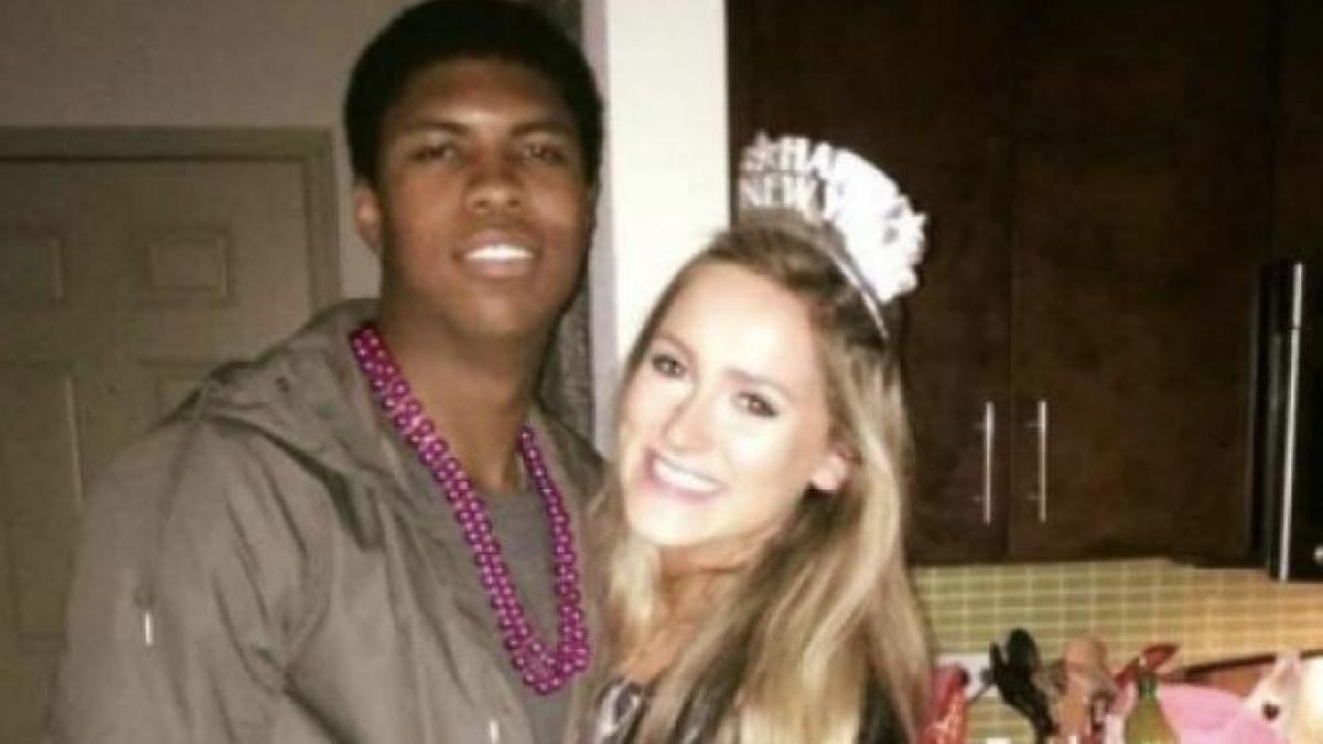 turist-american-ucis-laganas_46129400