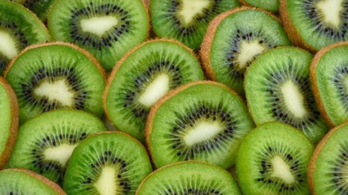 amesteca-un-kiwi--un-iaurt-si-ulei-de-argan-si-aplica-pe-ten--cea-mai-buna-masca-anti-imbatranire-cu-zero-costuri_99663300