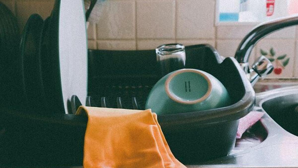 cum-sa-speli-vasele-fara-detergent---3-metode-utile-si-eficiente--incearca-si-nu-vei-regreta_53449900