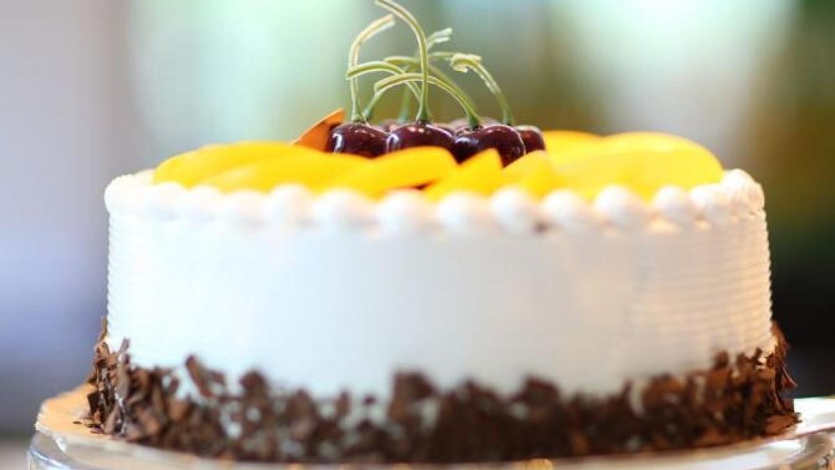 tort-cu-nuca-de-cocos-si-ciocolata-alba---usor-ca-un-nor-si-super-deliciosprc-c2prc-a0_70712700