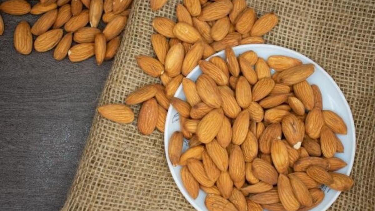 uleiul-de-migdale-poate-fi-facut-chiar-acasa---iata-ce-pasi-trebuie-sa-urmezi_25867000