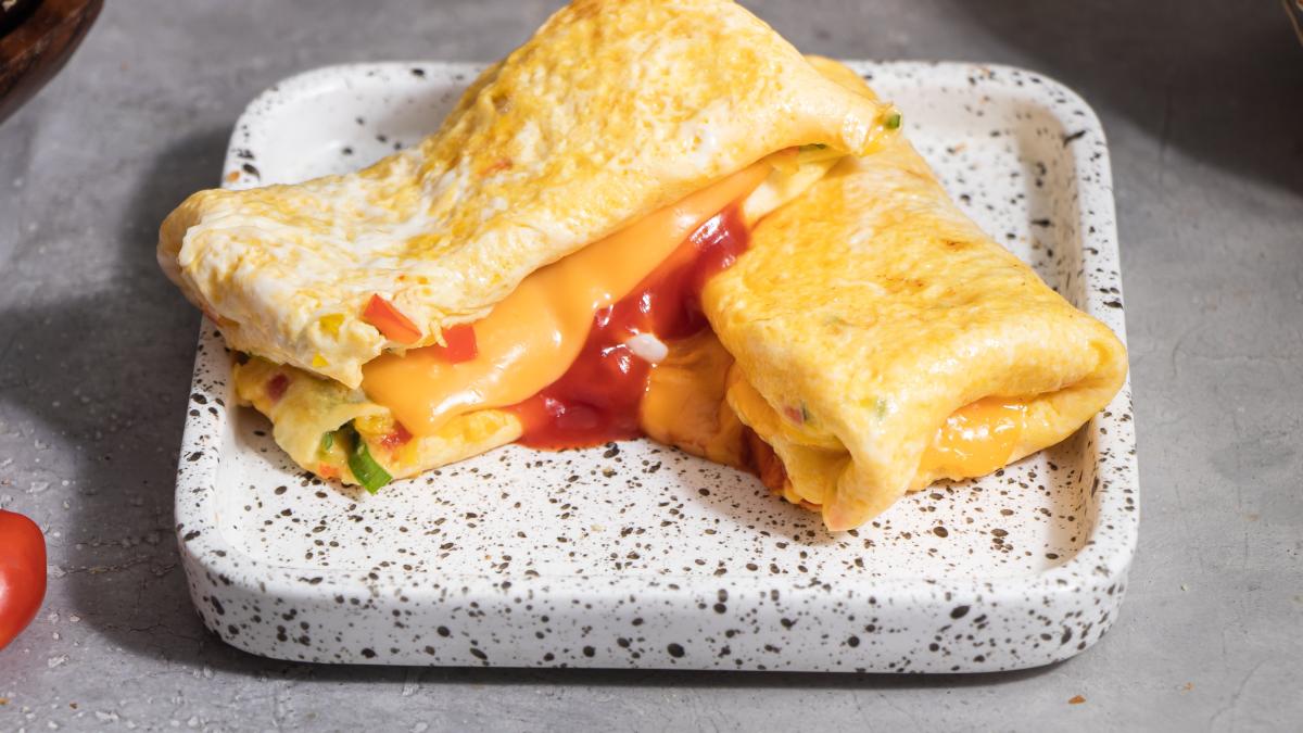 omleta-cu-ciuperci-si-cascaval--reteta-de-senzatie-pentru-un-mic-dejun-reusit_94377500