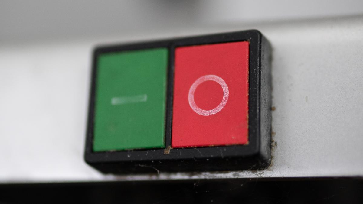 parlamentarii-unei-tari-au-primit-butoane-de-panica--care-este-motivul_01627500