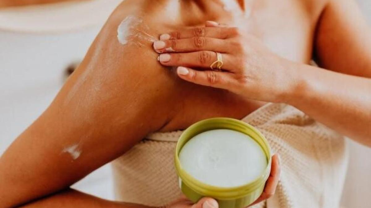 piele-catifelata-ca-o-piersica---deschide-frigiderul-si-exfoliantul-este-gata--fara-zat-de-cafea-si-fara-miere_94556300