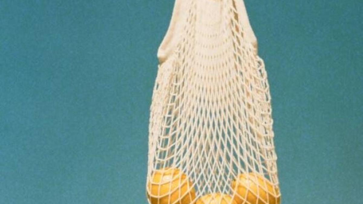 cum-se-pastreaza-lamaile-proaspete-mai-timp---ai-nevoie-de-un-borcan-si-o-lumanare_82153900