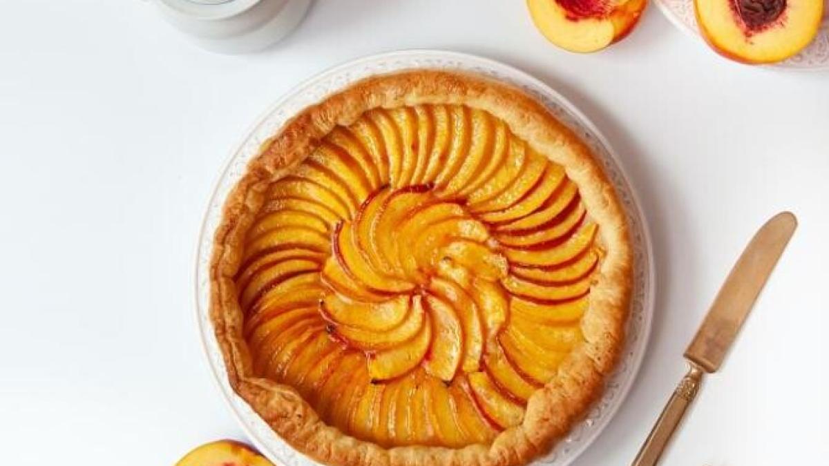 prajitura-cu-piersici-din-ingrediente-sanatoase-si-delicios--reteta-secreta-a-bunicii_89416600