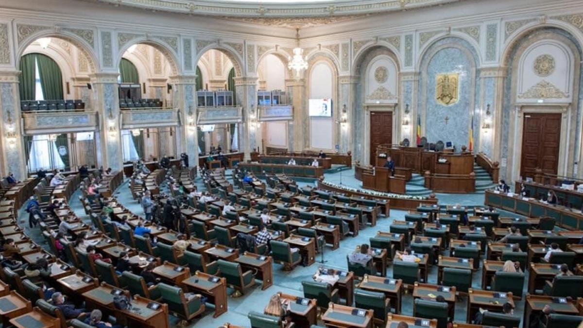 senatul-romaniei-a-adoptat-legea-pescuitului_08962300