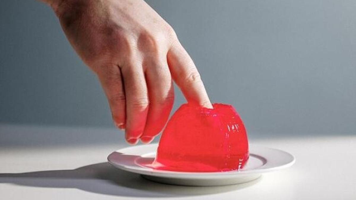 desertul-care-are-zero-calorii--se-prepara-din-doua-ingrediente-si-arata-ca-o-picatura-de-apa_00742400