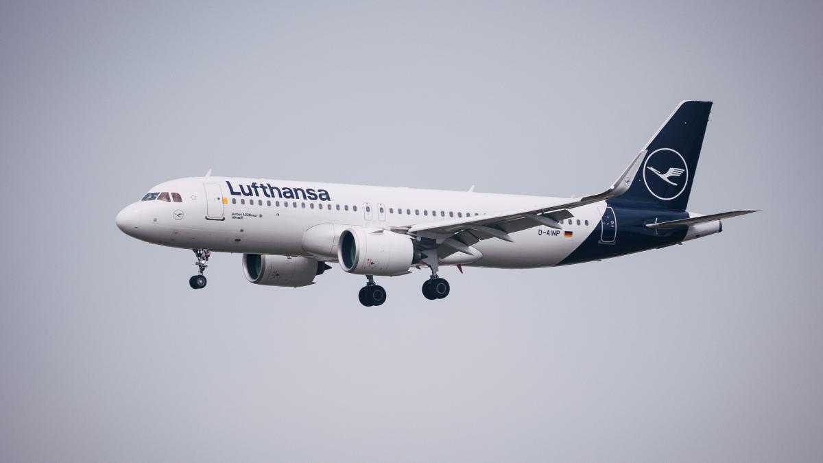 o-companie-aeriana-isi-cere-scuze-pentru-intarzieri-printr-o-scrisoare--situatia-nu-se-va-imbunatati_91468300