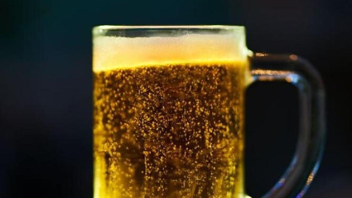 parul-este-mai-stralucitor--daca-este-spalat-cu-bere--zece-utilizari-alternative-ale-acestei-bauturi-celebre_60581600