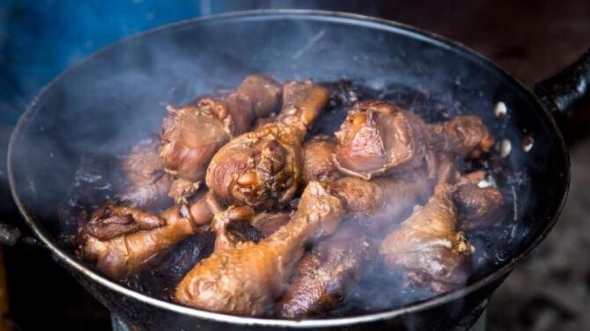 pulpe-de-pui-cu-cartofi-la-cuptor--sunt-crocante-si-suculente--o-reteta-perfecta-pentru-o-cina-cu-familia_47283700