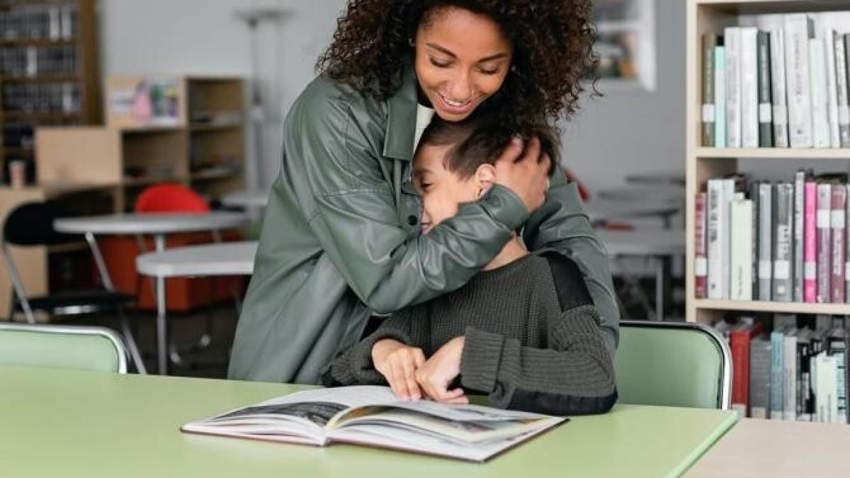 interactiune-profesor-elev_34976900