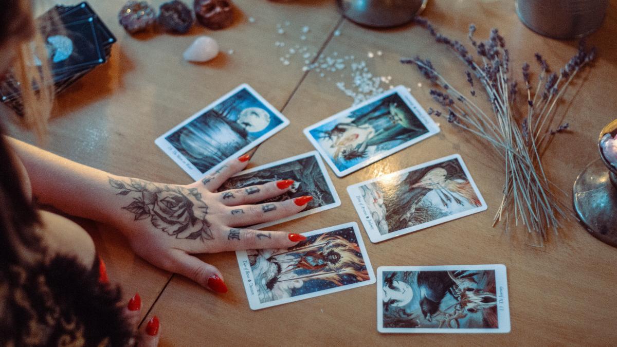 tarot-etalare-iulie-2022--cuvintele-pe-care-ar-trebui-sa-le-rosteasca-fiecare-zodie--se-pot-intampla-minuni_39941000