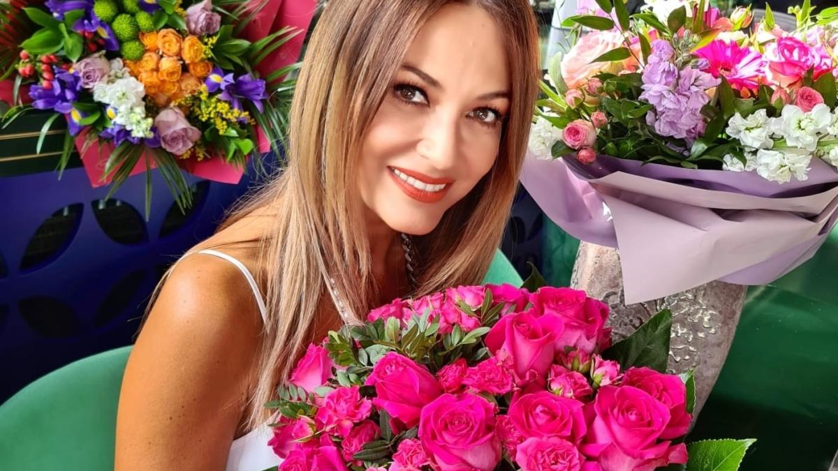 anca-turcasiu--miracol-dupa-nastere-i-au-spus-mamei-ca-nu-mai-traiesc--intamplator--trantindu-ma-prin-cine-stie-ce-loc--mi-a-pornit-inima_95470700