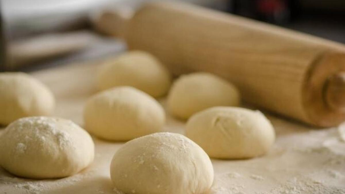 curata-usor-vasele-de-reziduurile-de-aluat-fara-a-contamina-buretele-de-spalat---secretul-gospodinelor-a-fost-dezvaluit_01126100