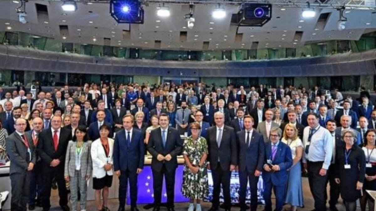 sesiunea-plenara-a-comitetului-european-al-regiunilor-s-a-incheiat--deputatul-corneliu-stefan---doua-zile-pline-si-dezbateri-importante_20711500