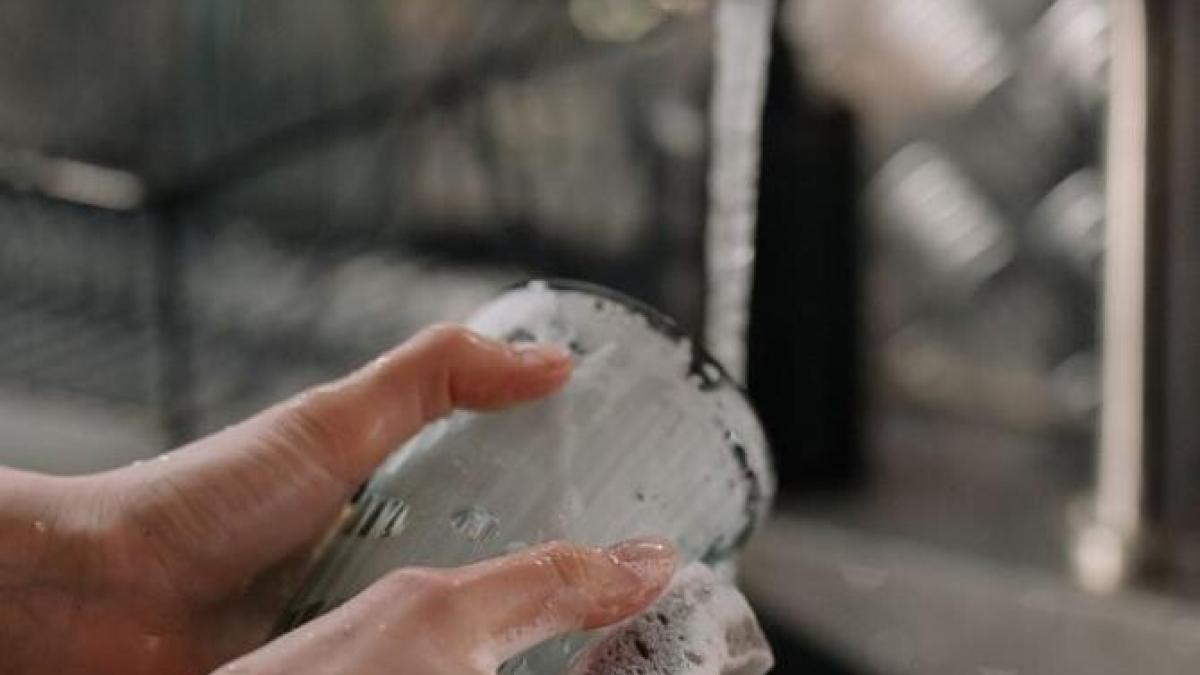 adauga-un-ingredient-din-bucatarie-in-detergentul-de-vase---trucul-gospodinelor-cu-experienta-a-fost-dezvaluit_29689900