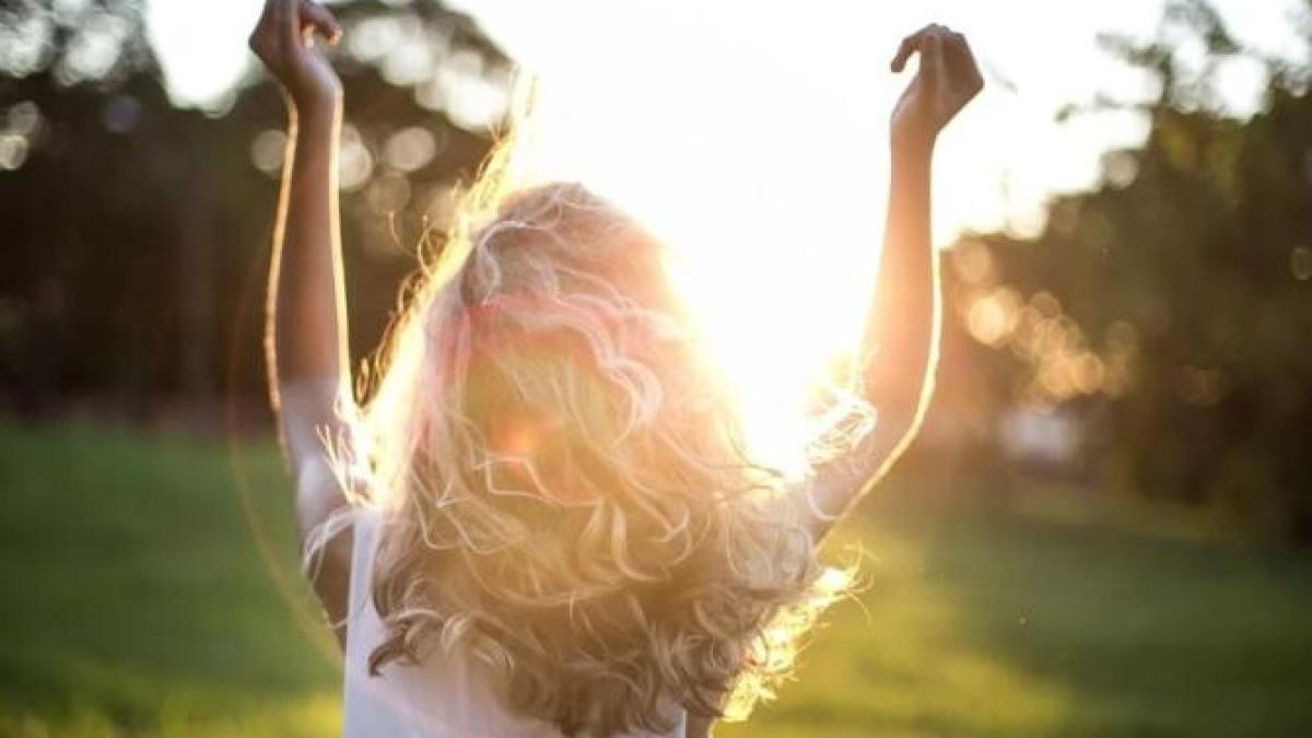 balsam-natural-de-par--preparat-acasa---trateaza-varfurile-despicate--inmoaie-si-hidrateaza_78097600