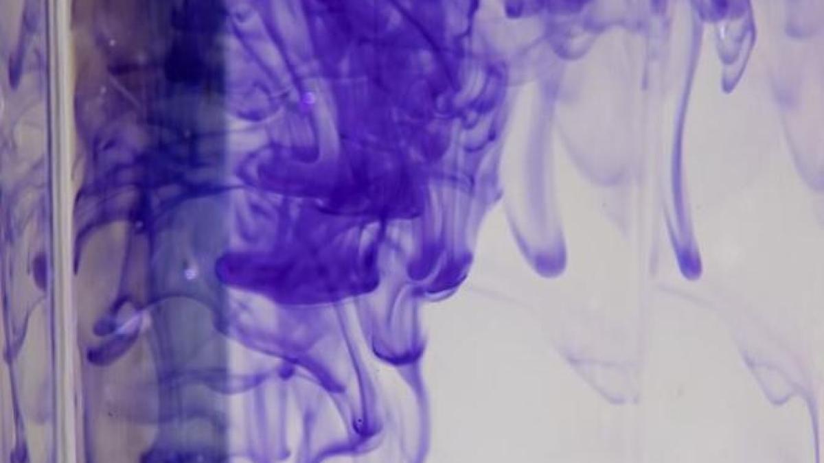 indepartati-petele-de-cerneala-de-pe-tesaturi-intr-un-mod-natural---iata-zece-metode-eficiente_53188700