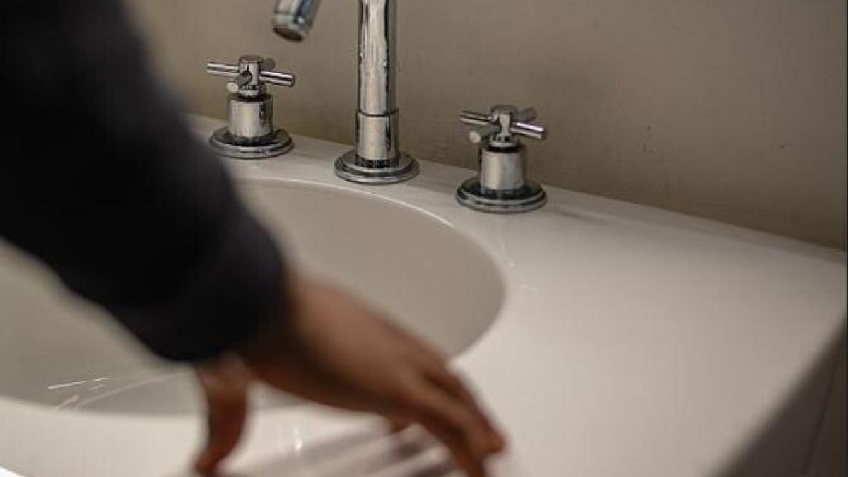 chiuveta-s-a-infundat---nu-chema-instalatorul--dar-aplica-acest-truc-inteligent--sugerat-de-bunica_37623300