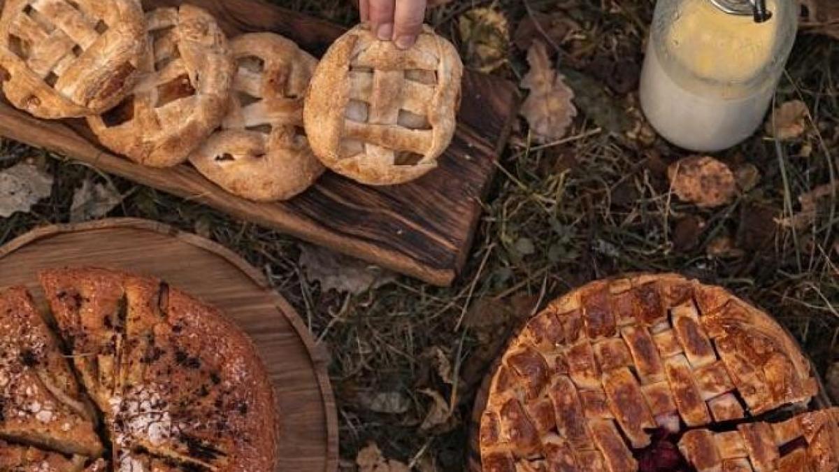 fursecuri-cu-smantana-si-unt--o-reteta-savuroasa--pentru-care-ai-nevoie-de-un-borcan-de-dulceata_19057400