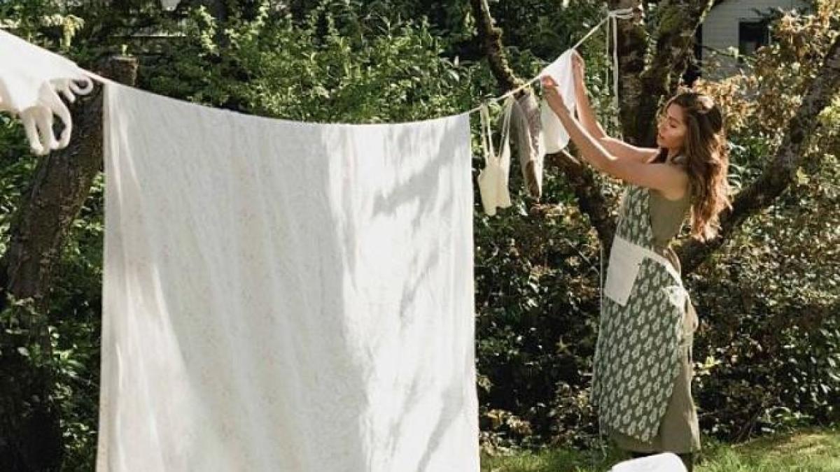 trucul-imbatabil-ca-hainele-sa-nu-si-piarda-culoarea-in-masina-de-spalat---aveti-nevoie-de-un-ingredient-din-bucatarie_10174300