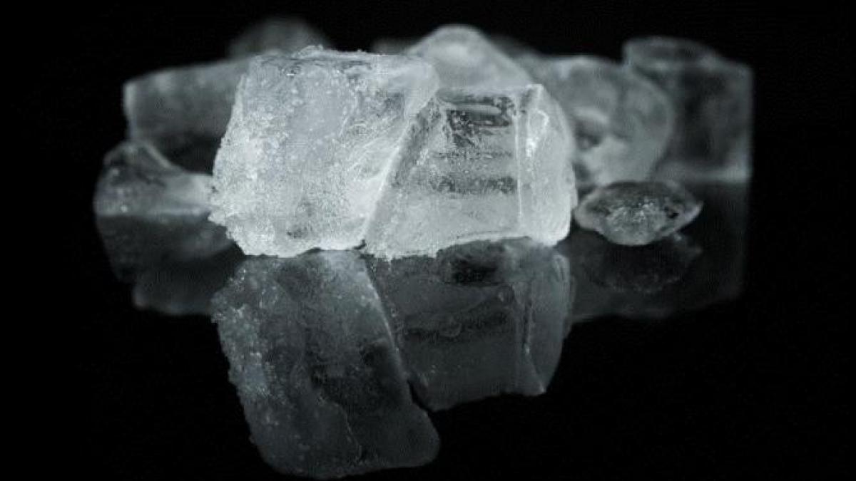 arunca-niste-cuburi-de-gheata-in-chiuveta---doar-asa-veti-rezolva-o-mare-problema-din-bucatarie_51865000