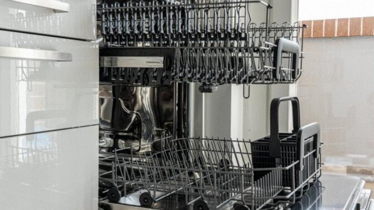 masina-de-spalat-vase-va-fi-intotdeauna-curata-si-parfumata---ai-nevoie-de-o-cupa-cu-acest-produs-secret_61498700